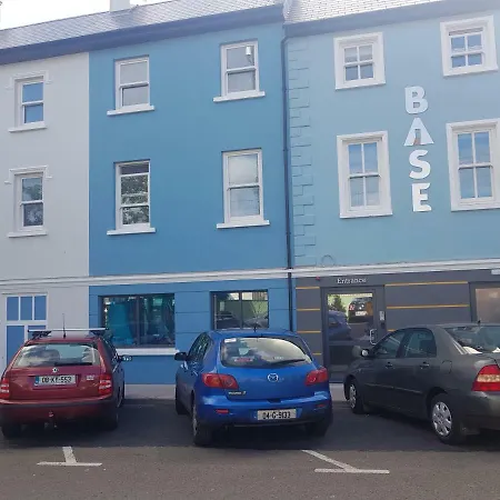Ξενοδοχείο Base 2*